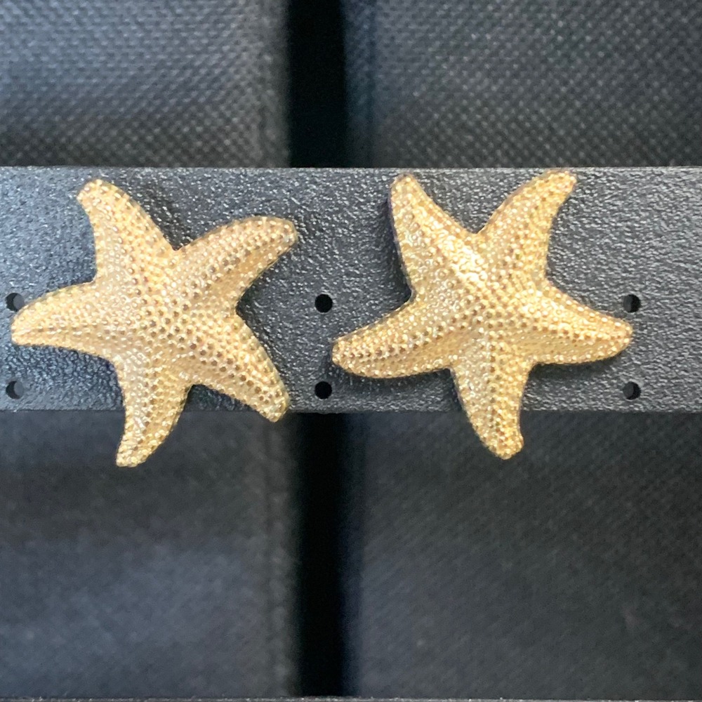 Gold Tone Starfish Stud Earrings Textured Nautical Coastal Sea Star Jewelry
